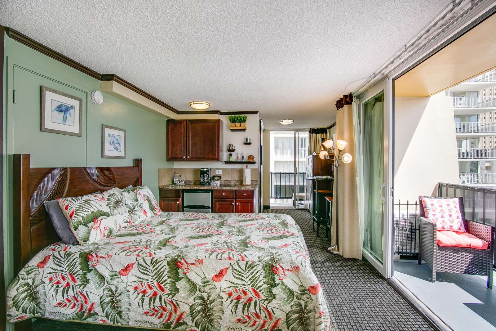 Queen bed and two private lanais