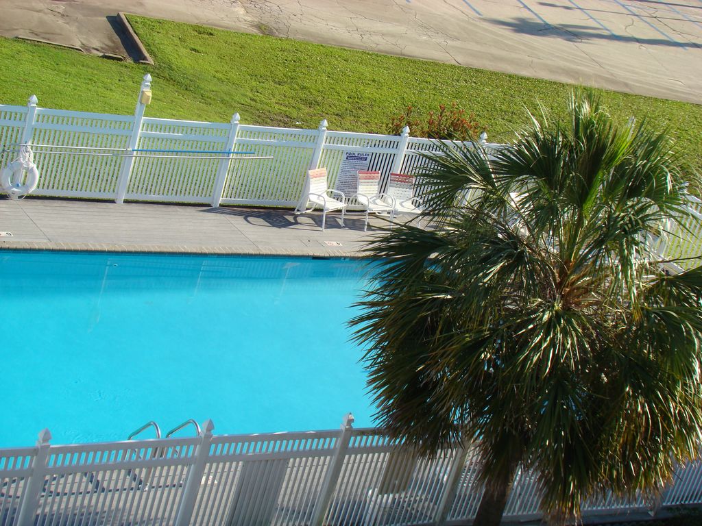 Private pool for Seascape guests only