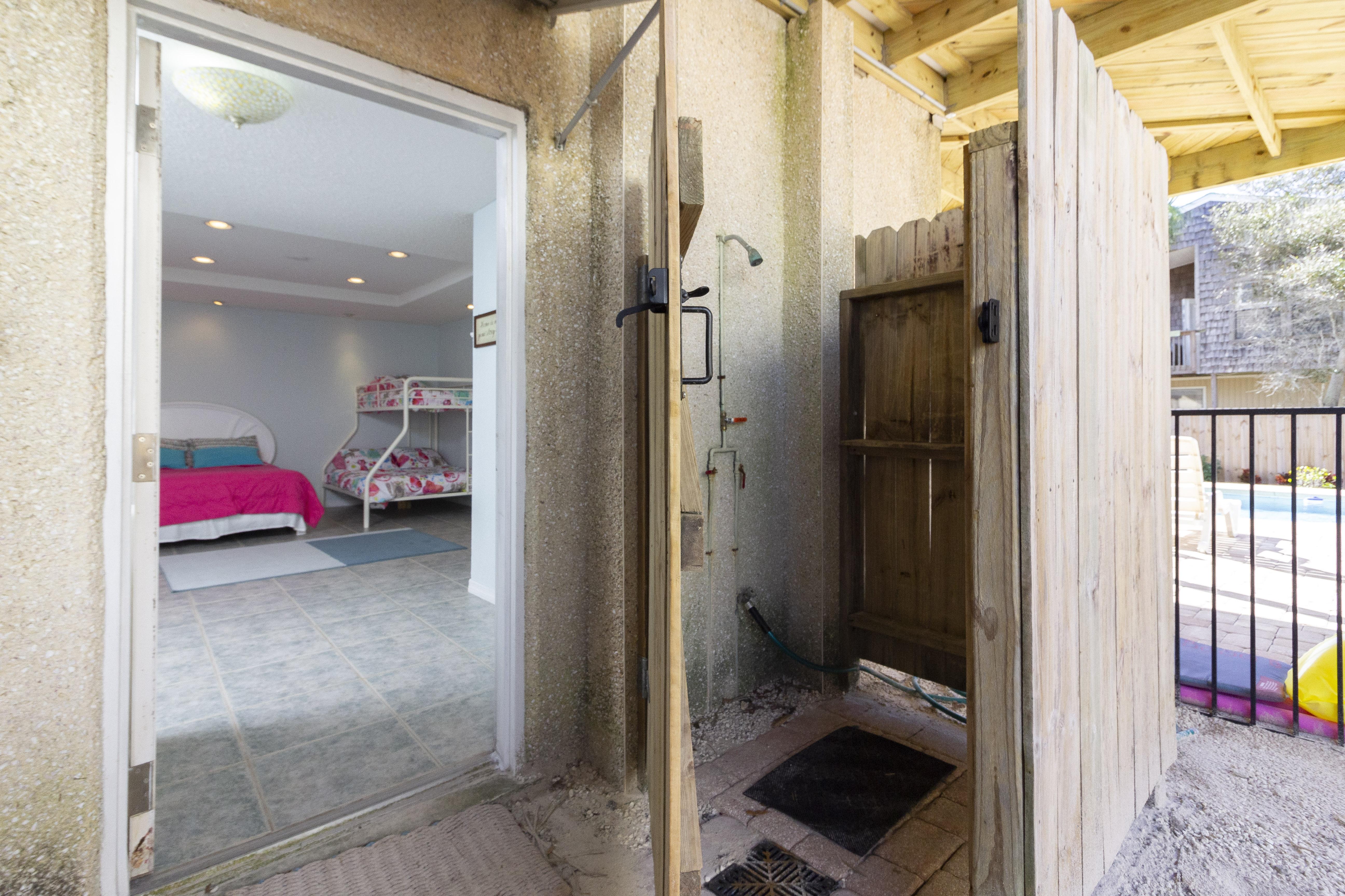 Outdoor Shower (located on the other side of half bath)