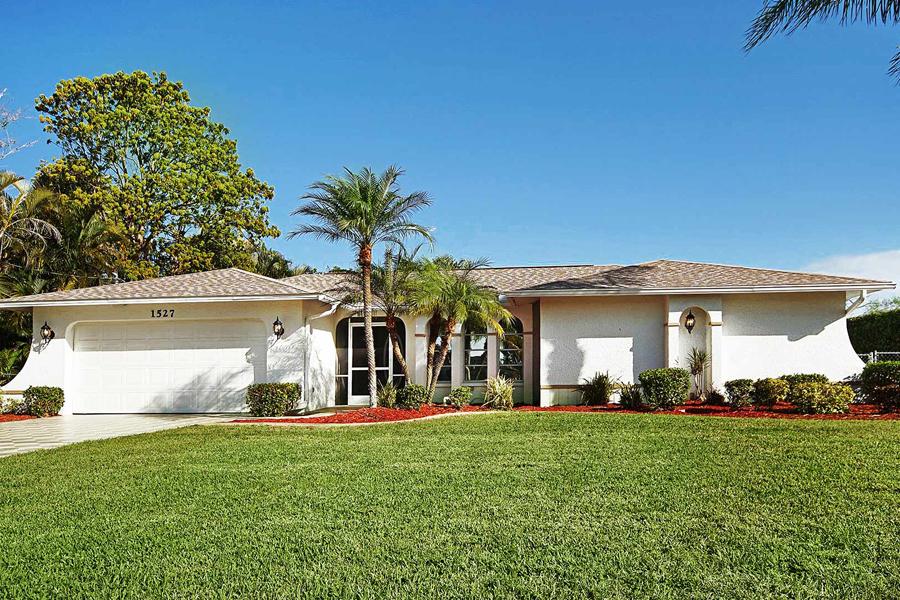 Wischis Florida Home - Vacation Rentals Cape Coral I Property Management I Real Estate
