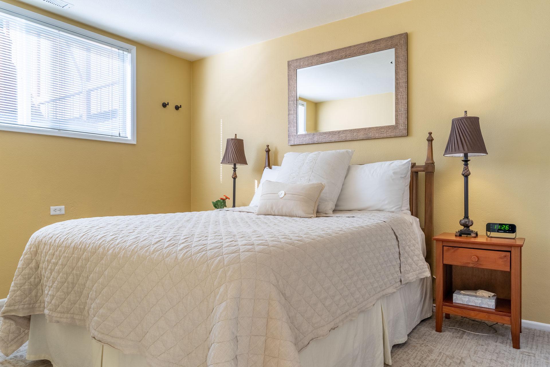 North Room - Queen pillow top bed - Summer linens