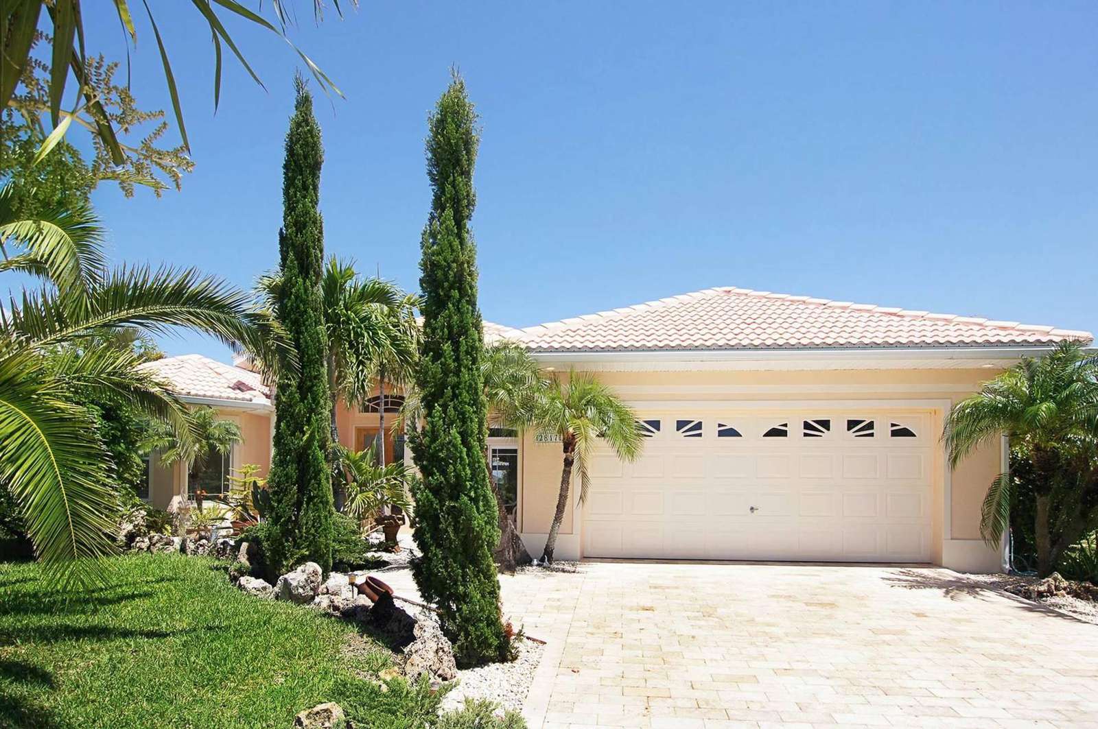 Wischis Florida Home - Vacation Rentals Cape Coral I Property Management I Real Estate