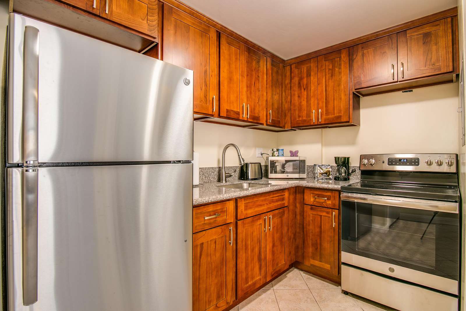 Oven, Stove, Full fridge freezer, toaster and microwave