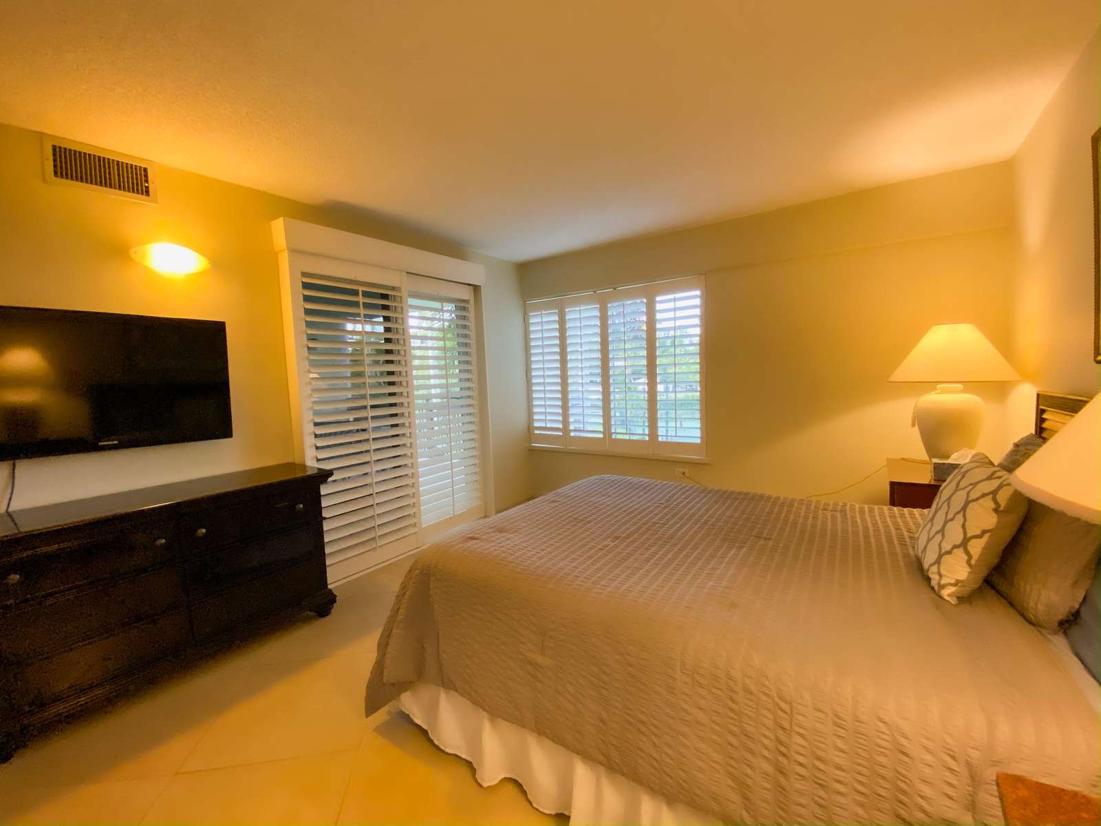 Master bedroom - luxurious!