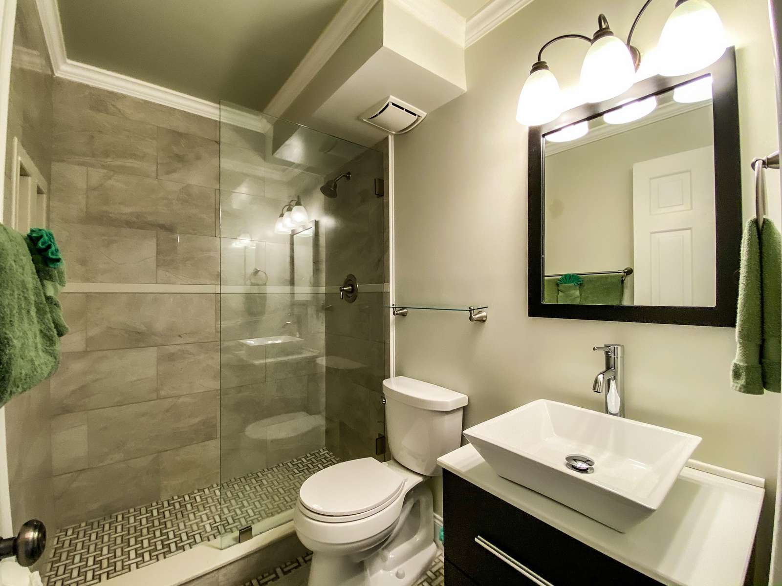 The gorgeous master bath!