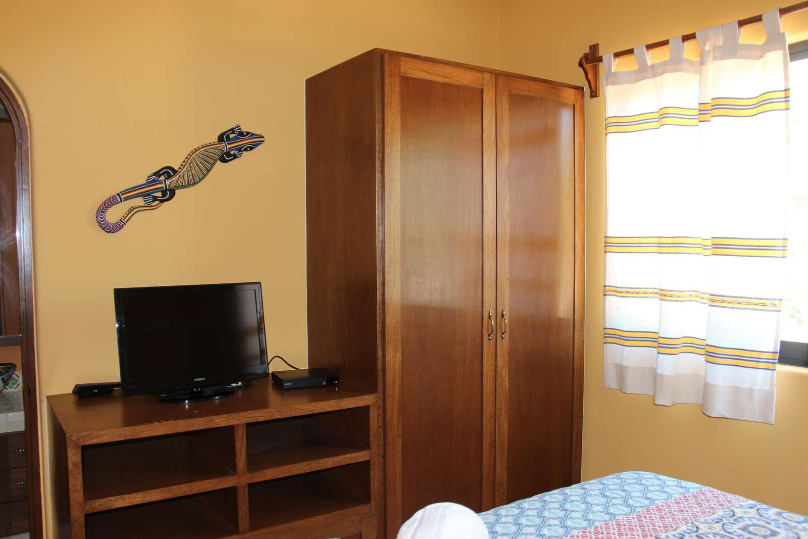 Main House - Second bedroom with Queen bed