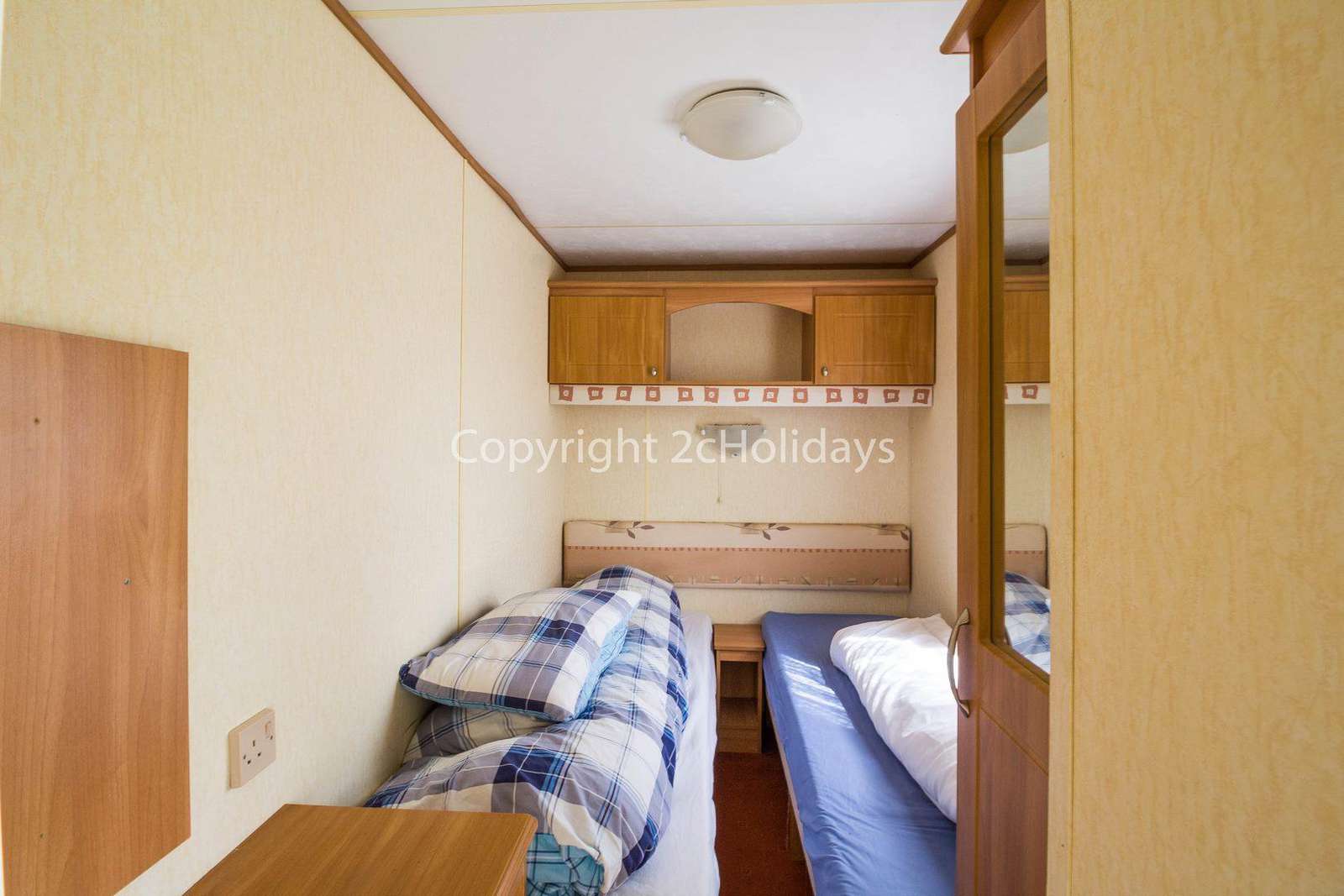 Caravan to hire near Sea Life Centre. Book your holiday at Manor Park Holiday Park.
