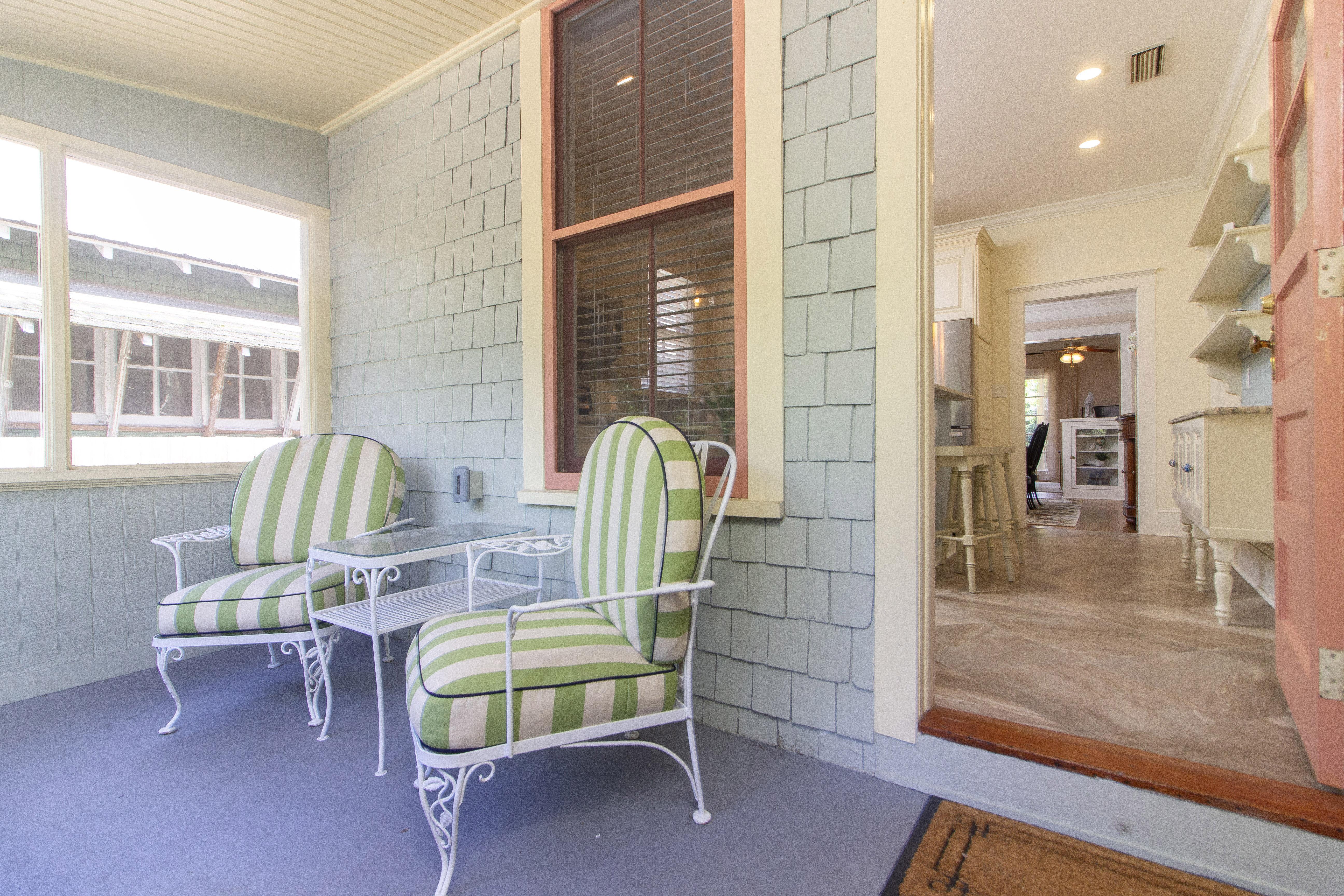 Rear Veranda!