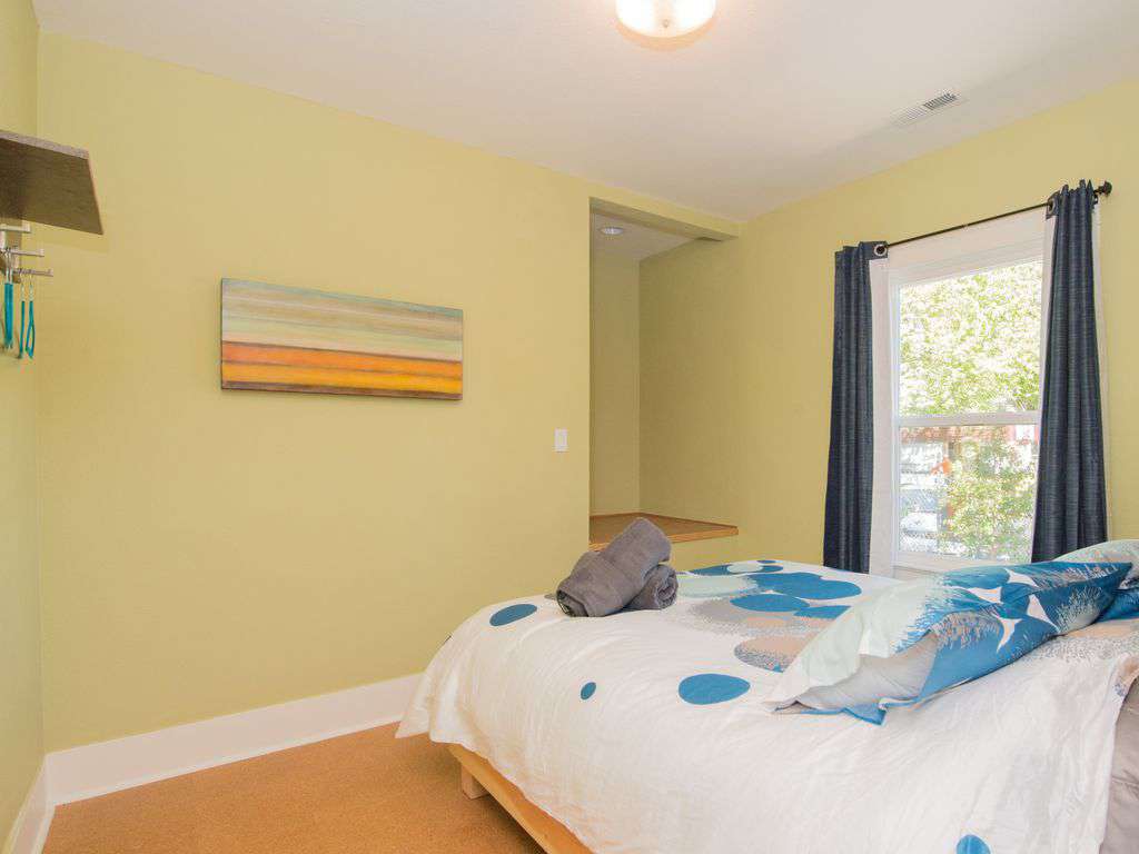 We provide high end sheets & towels. The rental is professionally cleaned.