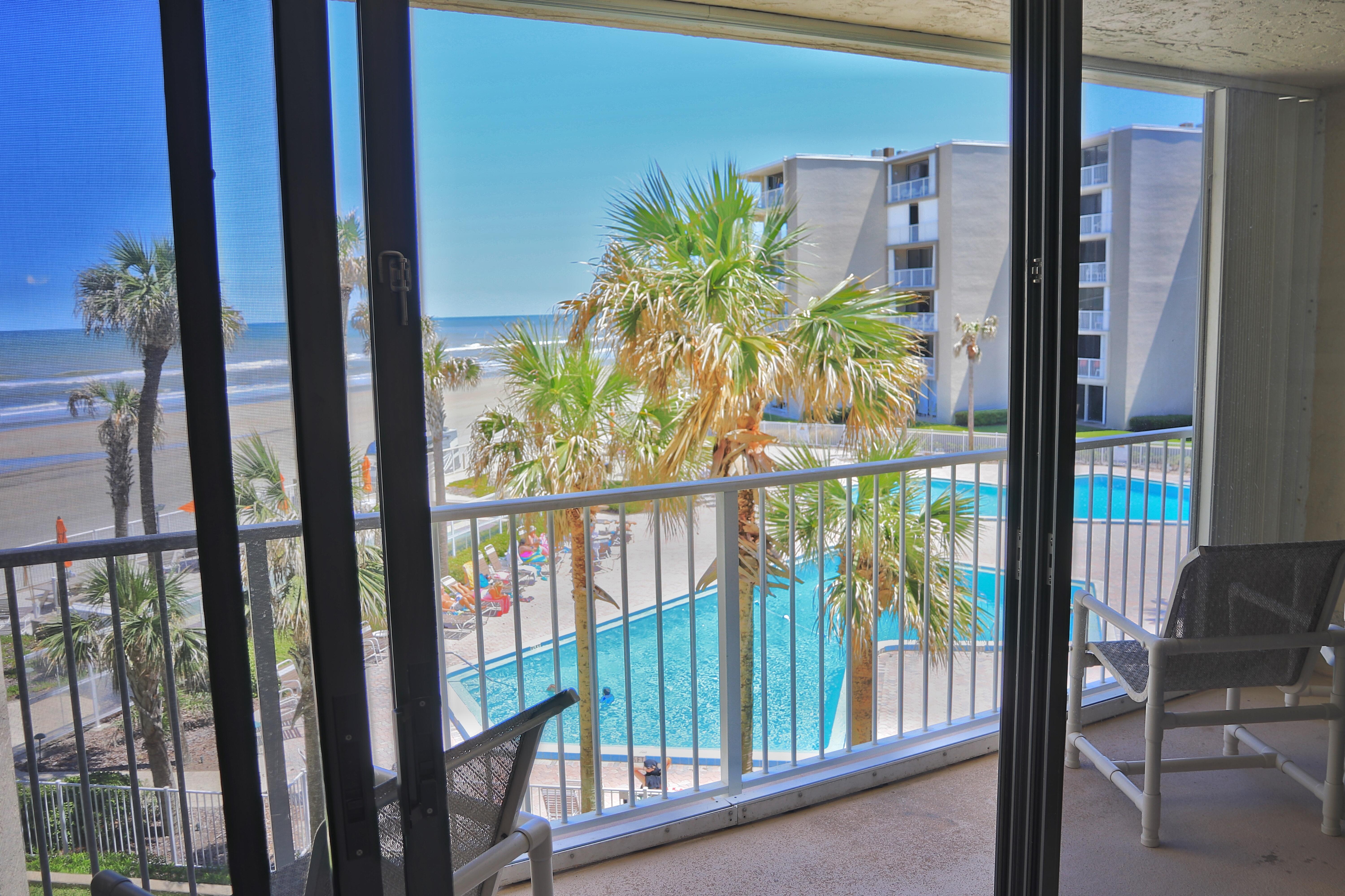 B304 The Pelican of New Smyrna Beach