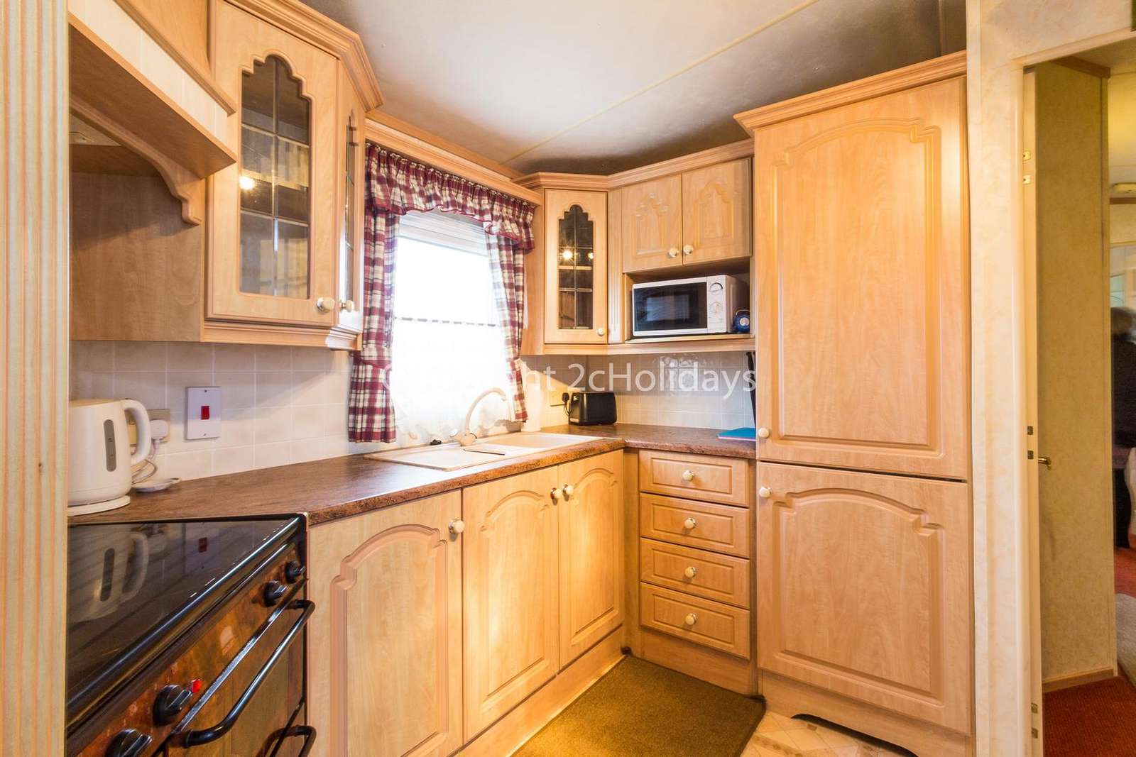Caravan to hire near Pleasurewood Hills Book your holiday at Broadland Sands.