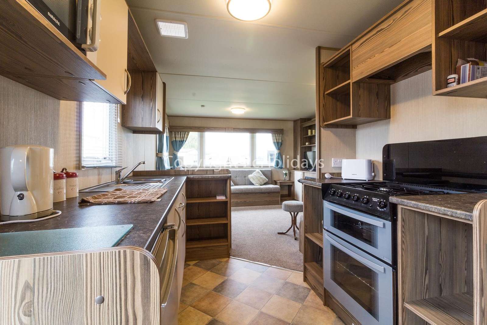 Fully equipped kitchen, perfect for self-catering holidays!