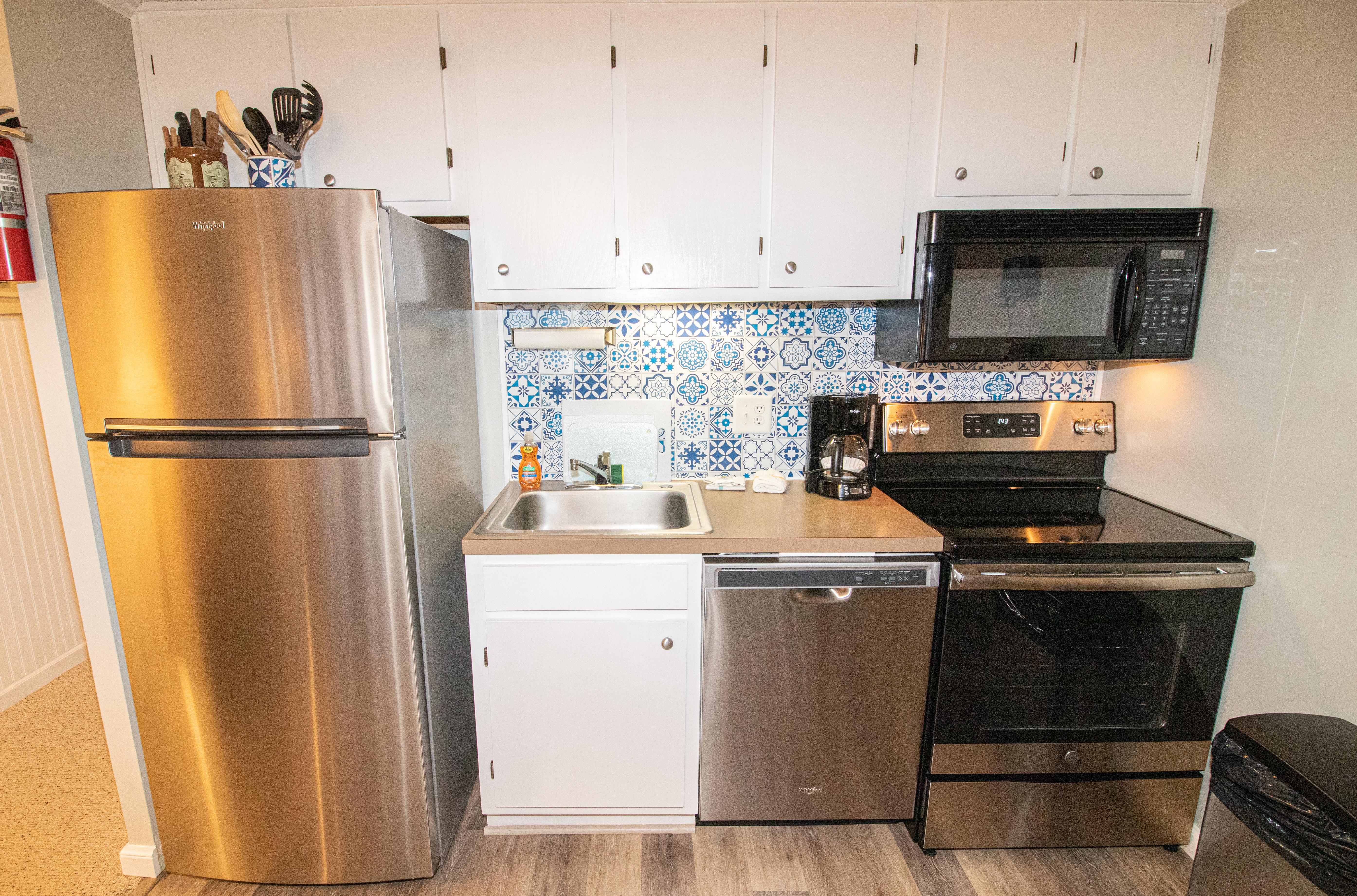 Fully-equipped kitchen with all the appliances you need to cook your own meals!
