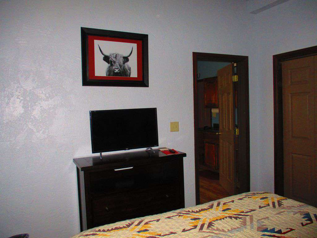 Bedroom downstairs with Pendleton Quilt