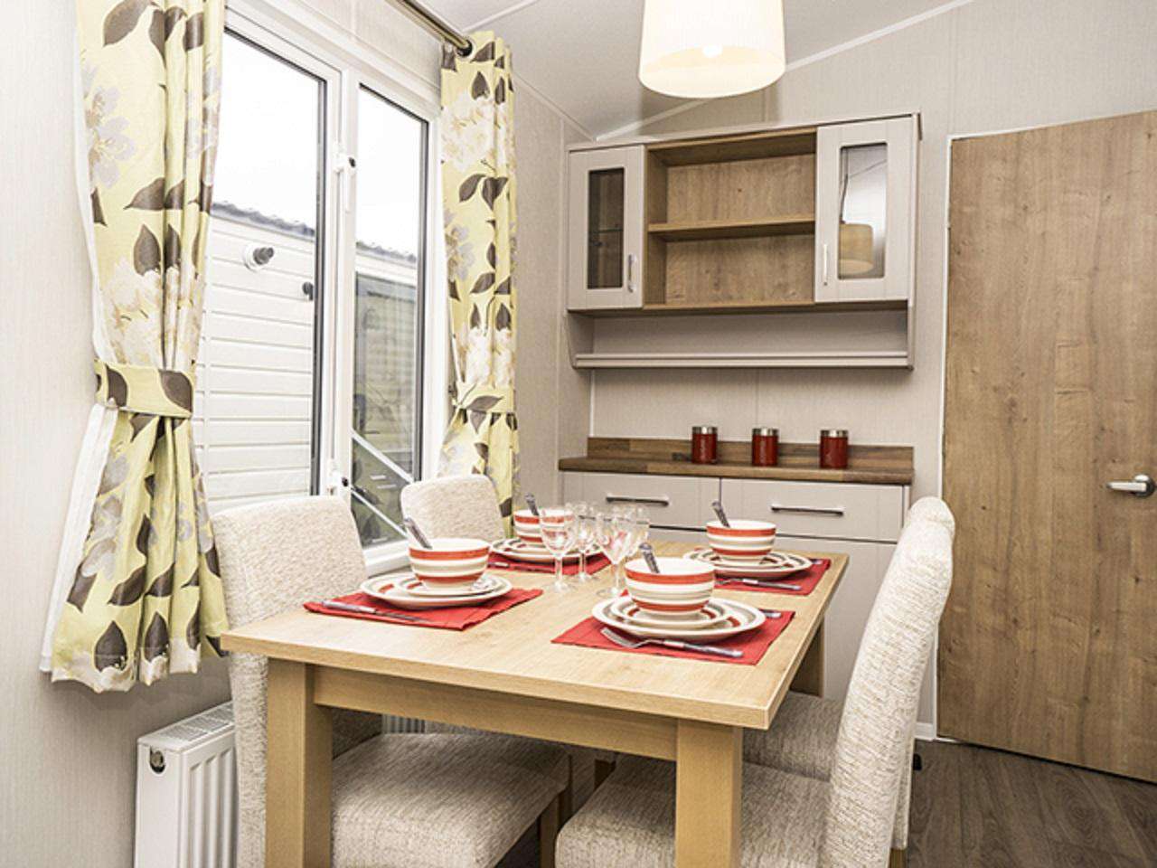 Perfect place to dine with family or friends in this self-catering accommodation!