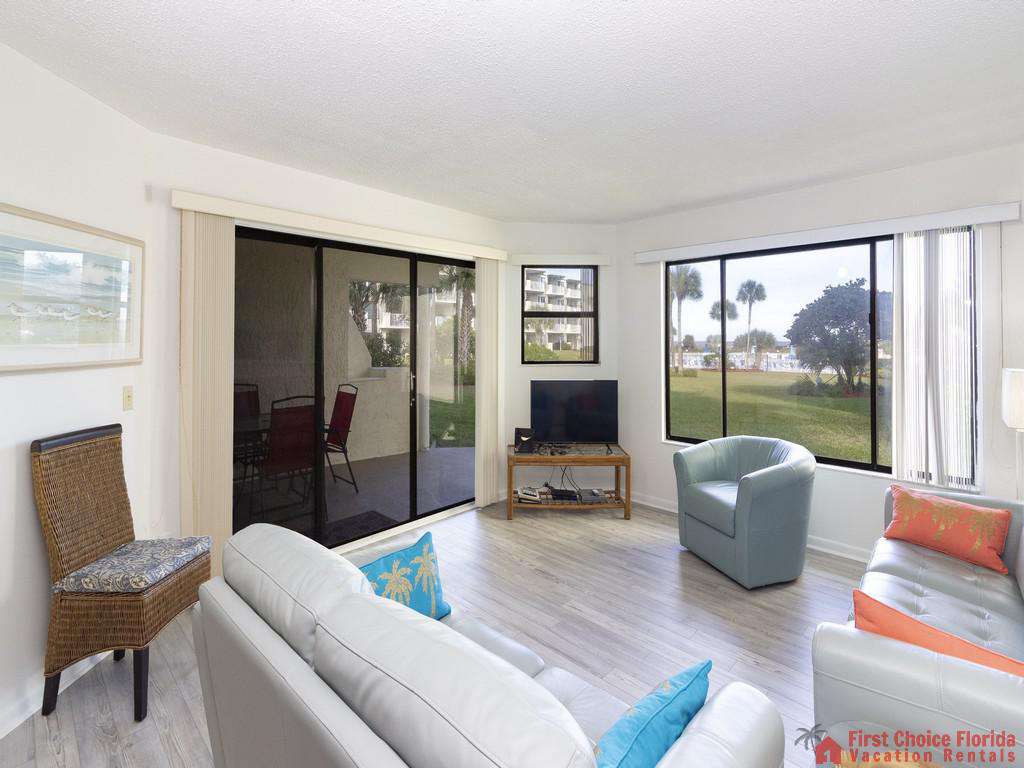 Colony Reef 3101 Living Area with Window