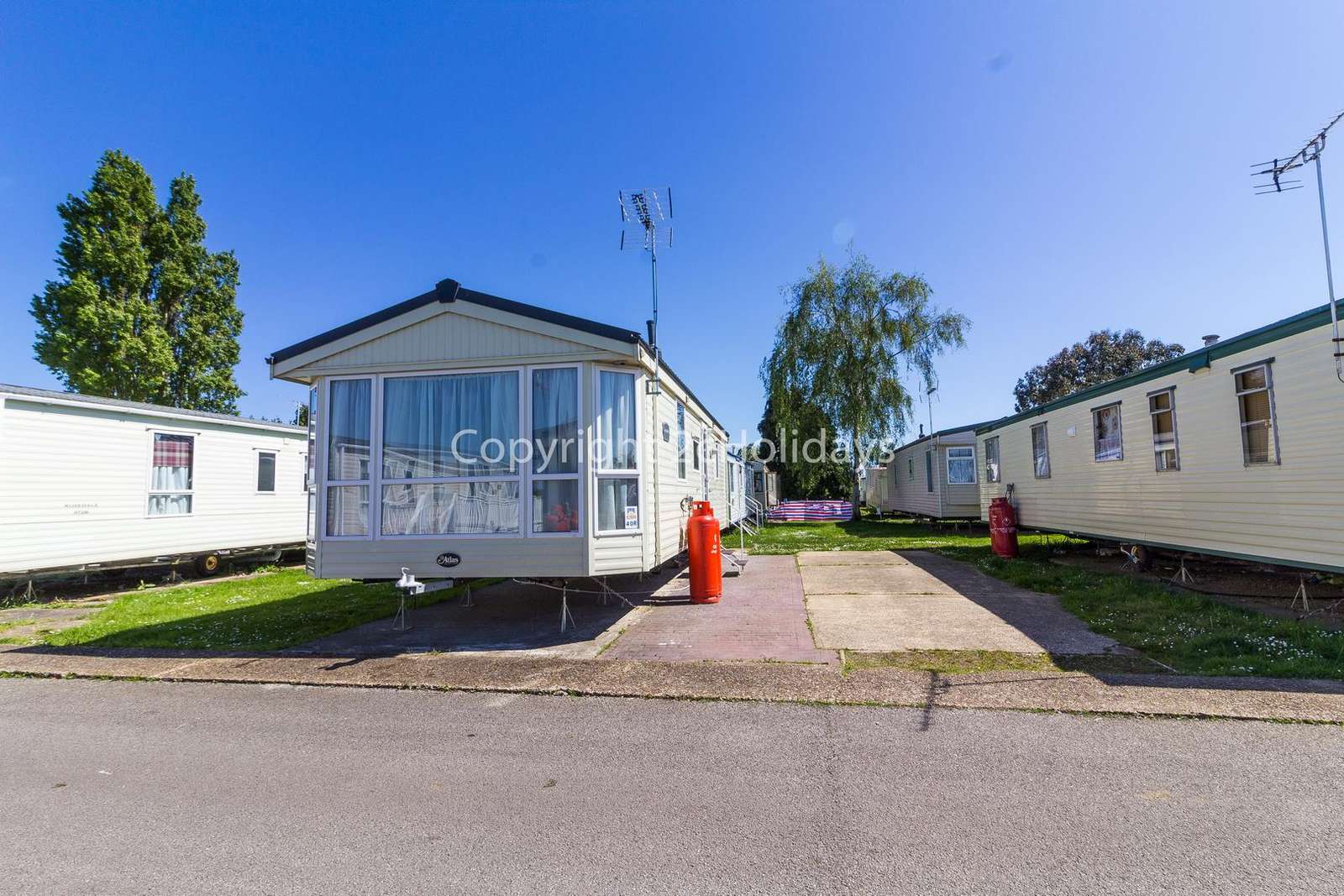 Sited on a great holiday park with lots to do and the seaside town of Clacton is a short drive away!