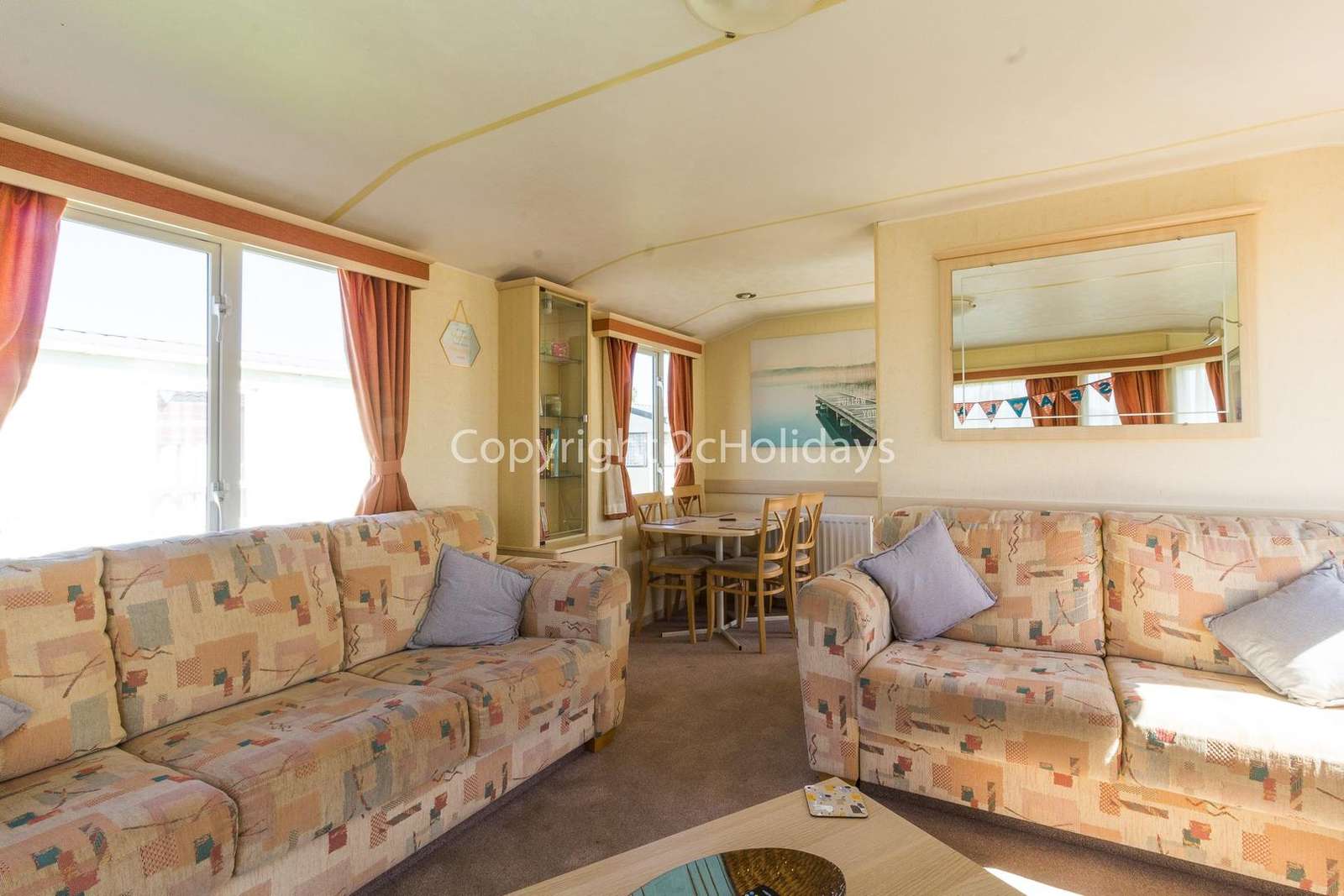 Spacious lounge, ideal for families!