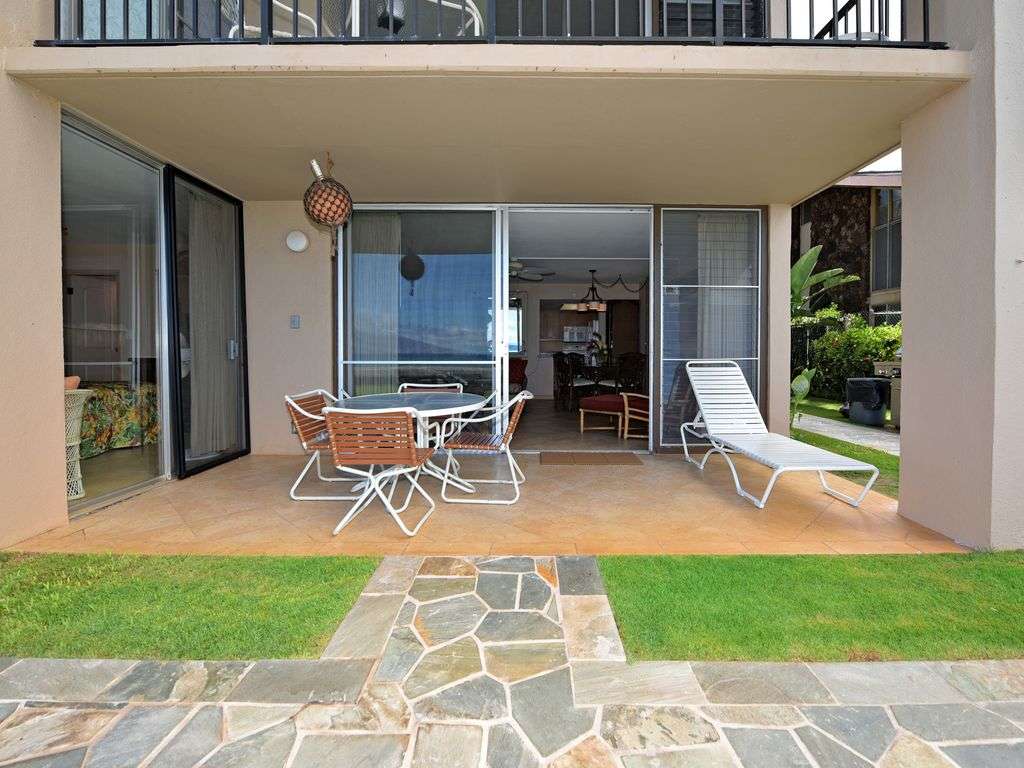 Units Corner Lanai by BBQ's, off Living room and Master