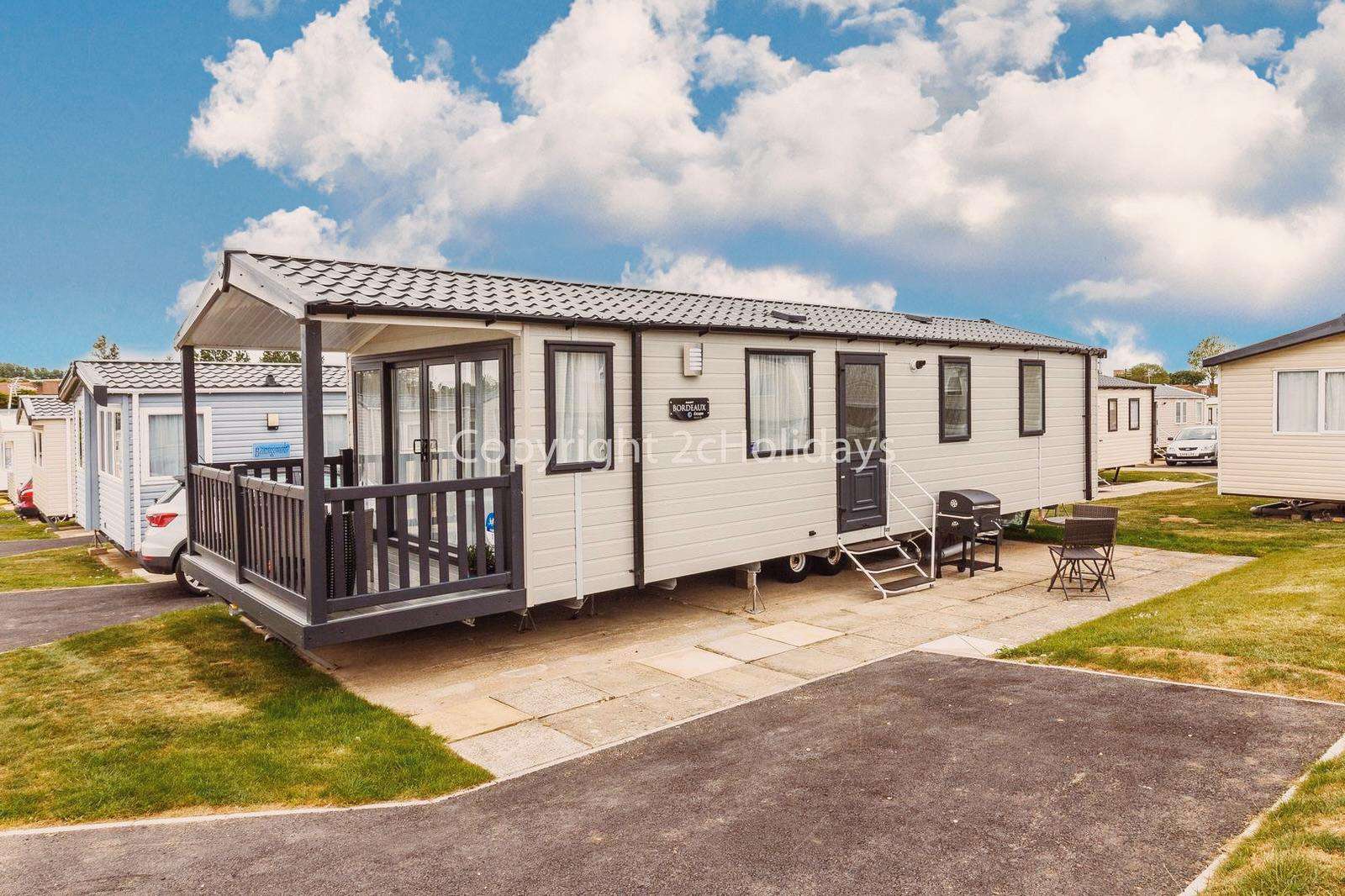 A stunning diamond rated 6 Berth caravan on a fantastic holiday park!