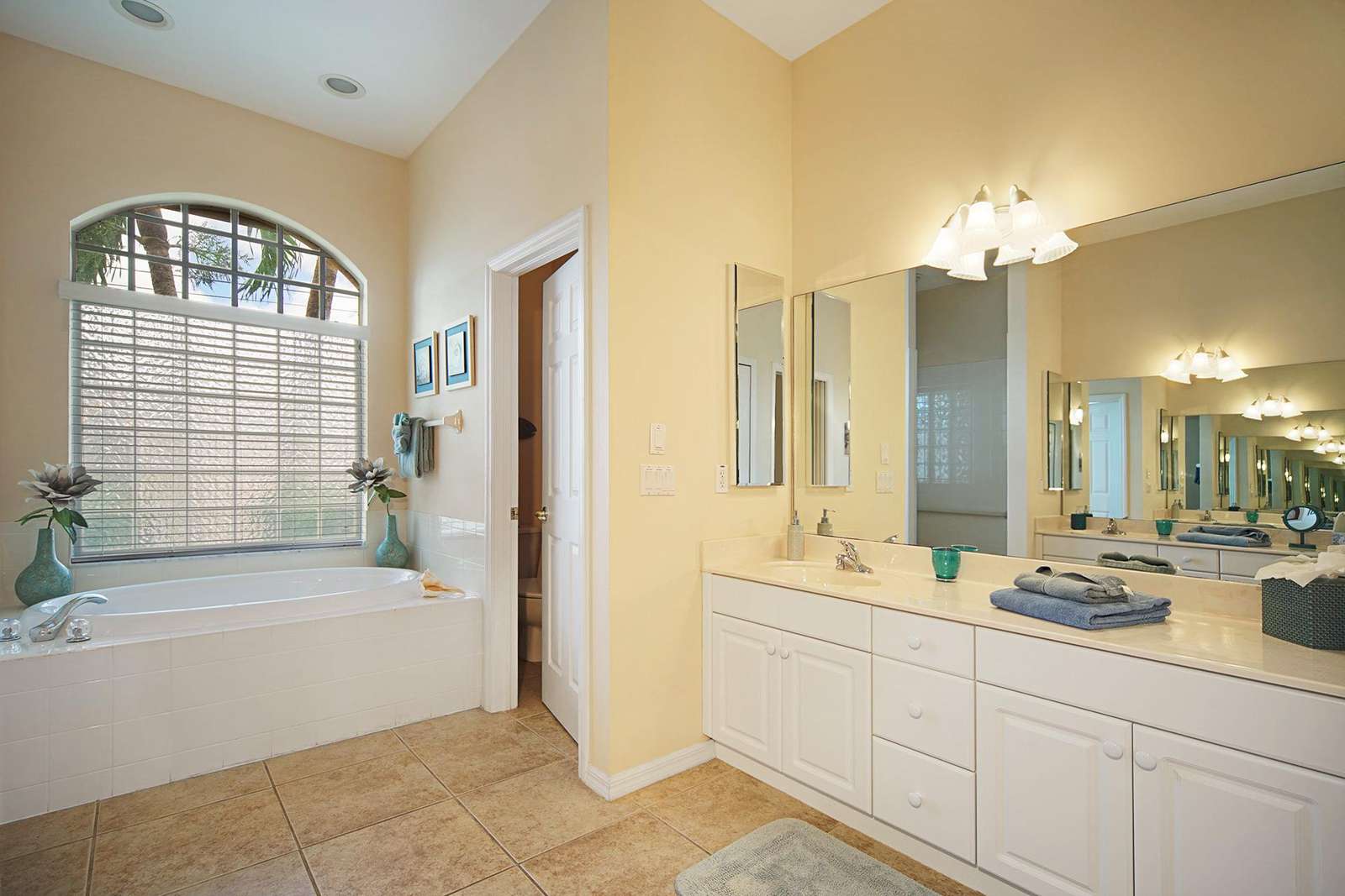 Wischis Florida Home - Vacation Rentals Cape Coral I Property Management I Real Estate