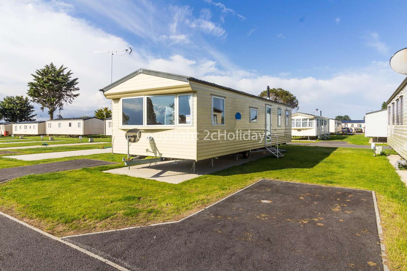 Lovely caravan on a fantastic holiday park with great amenities