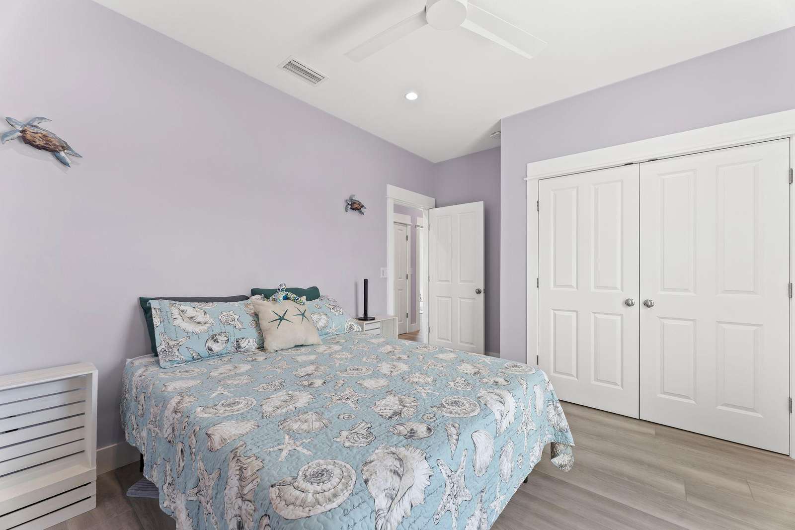 Bedroom 2 Queen