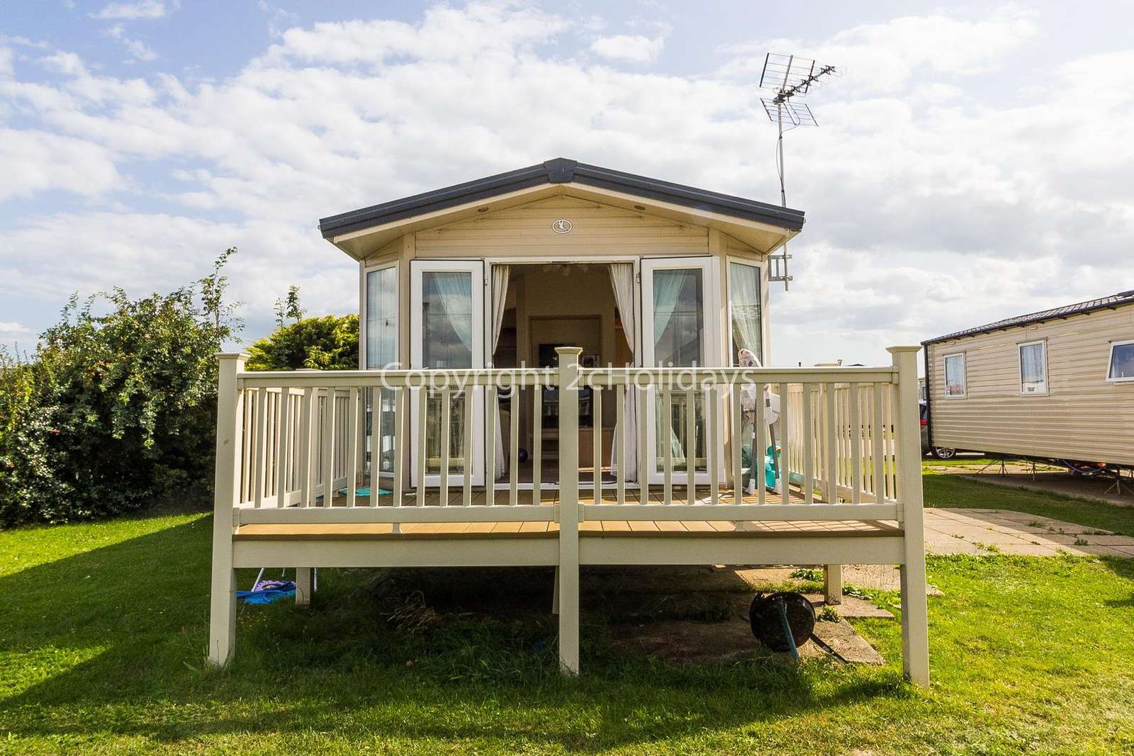 Enclosed decking area, ideal for families or dog(s)