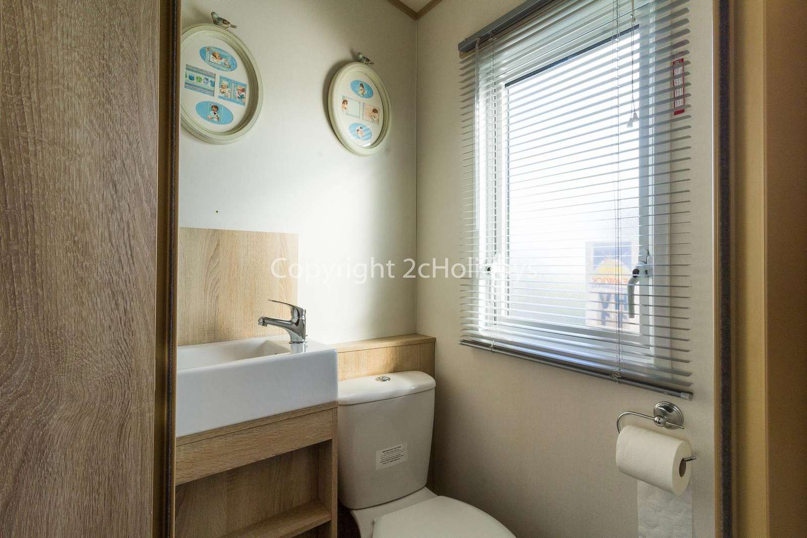 Modern en-suite!