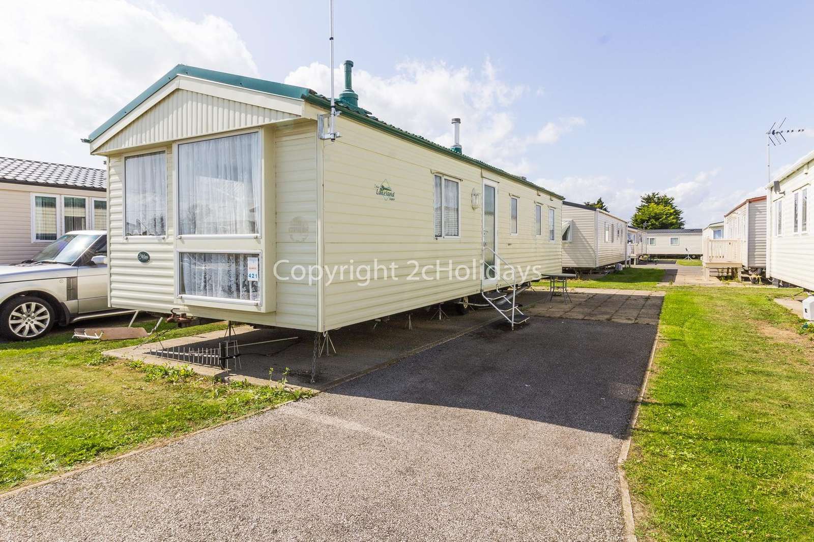 Superb caravan on a brilliant holiday park with lots to offer!