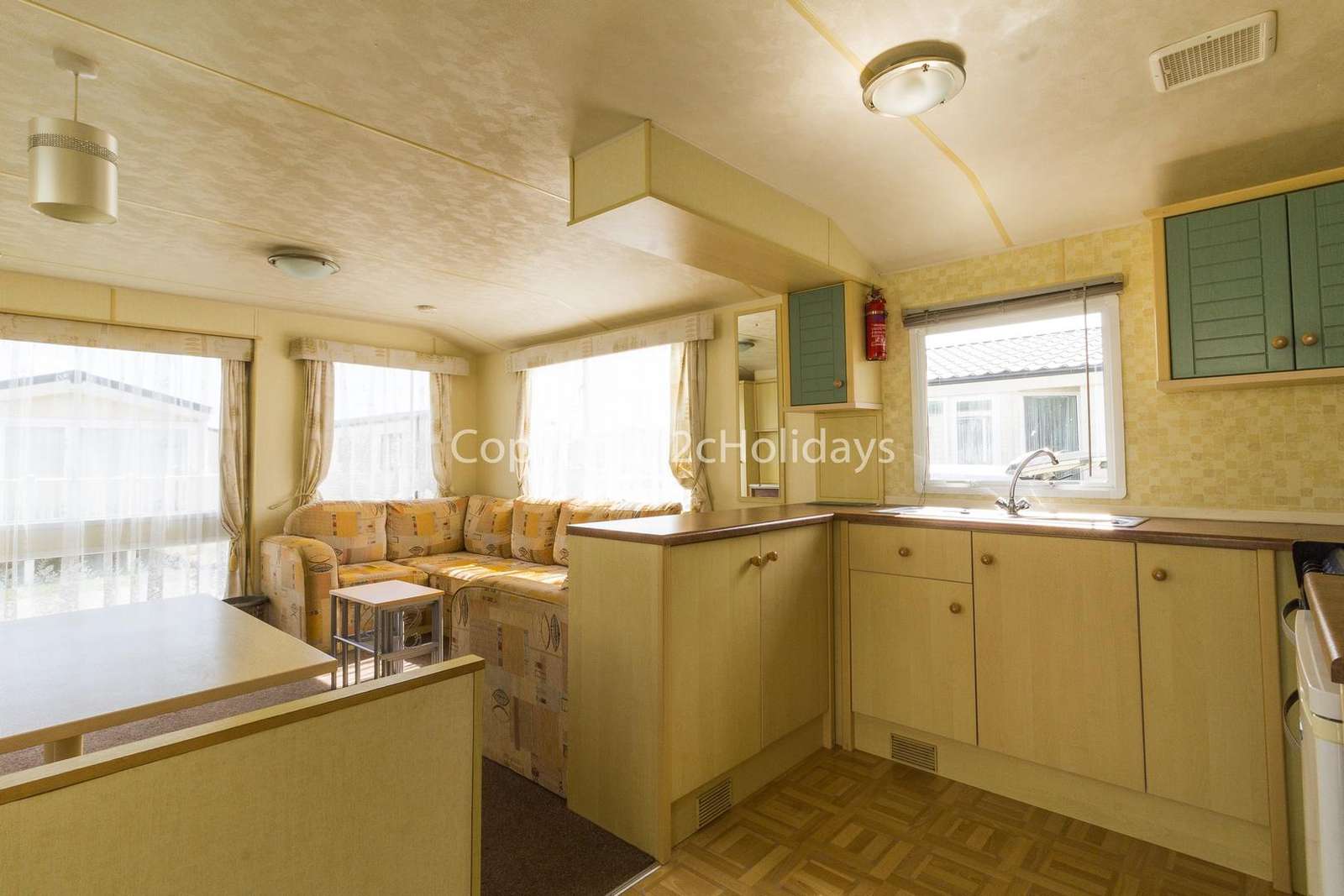 This kitchen includes a full size oven/hob!