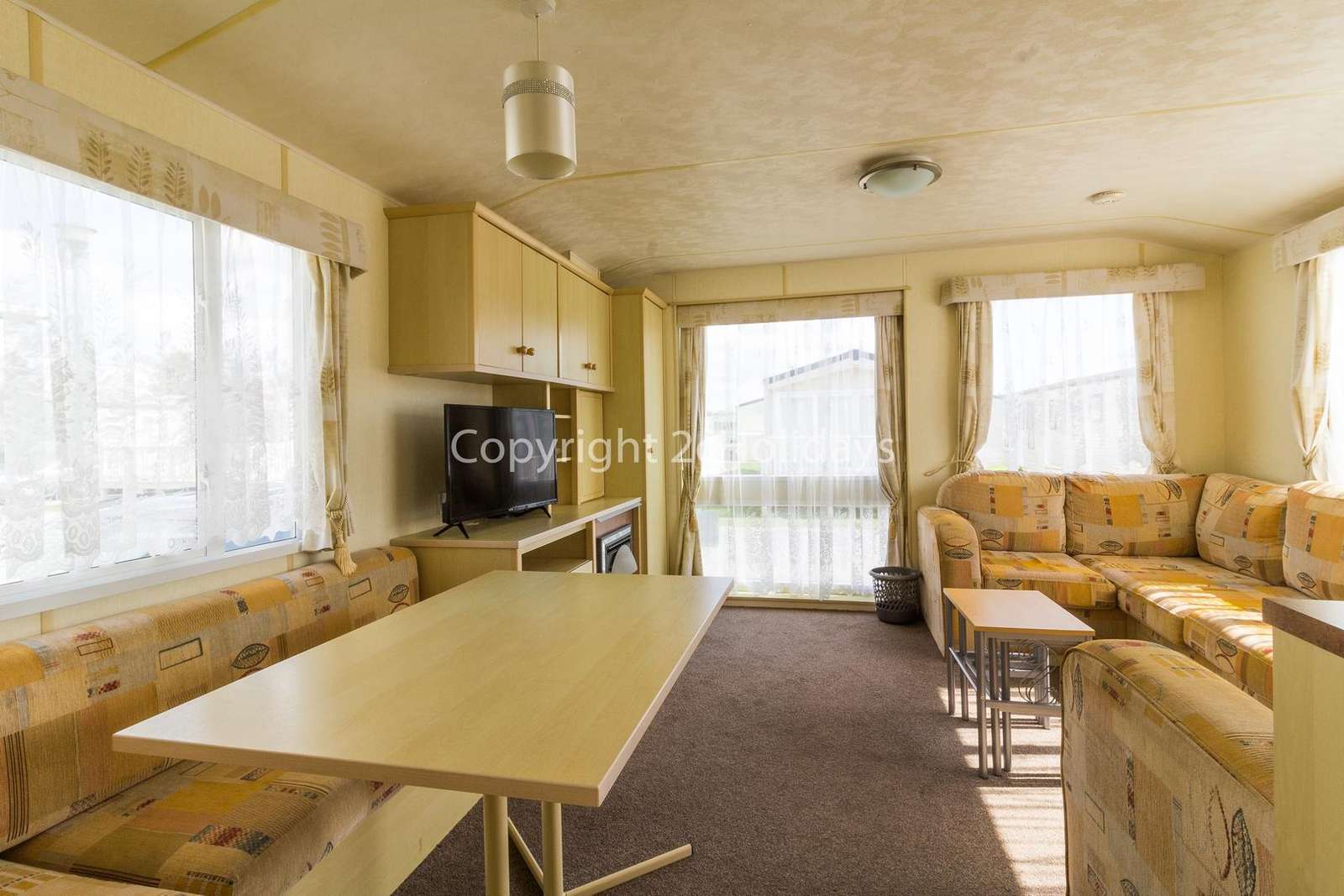 Perfect place to dine with family or friends in this self-catering accommodation!