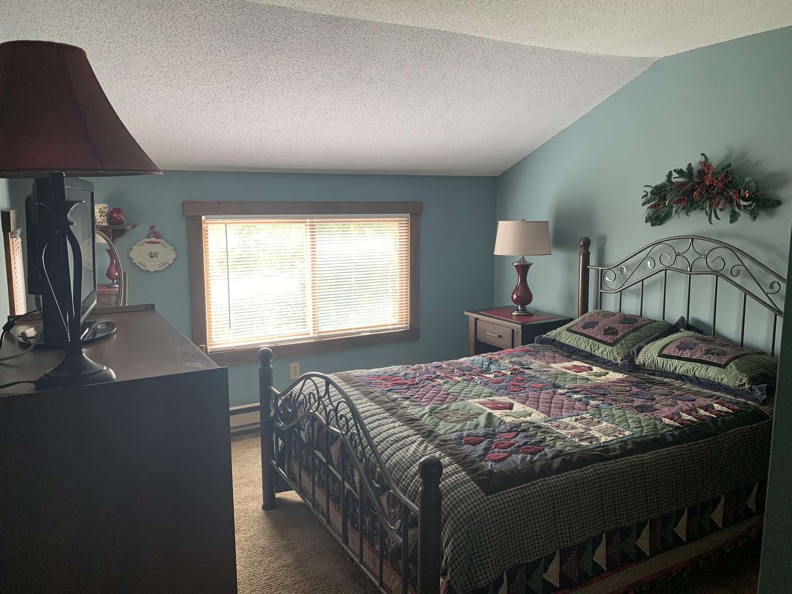 Upstairs master - queen bed