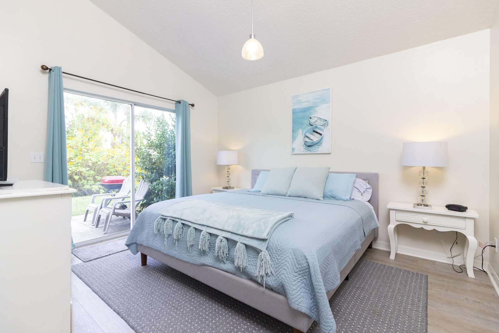Master Bedroom - King Bed
