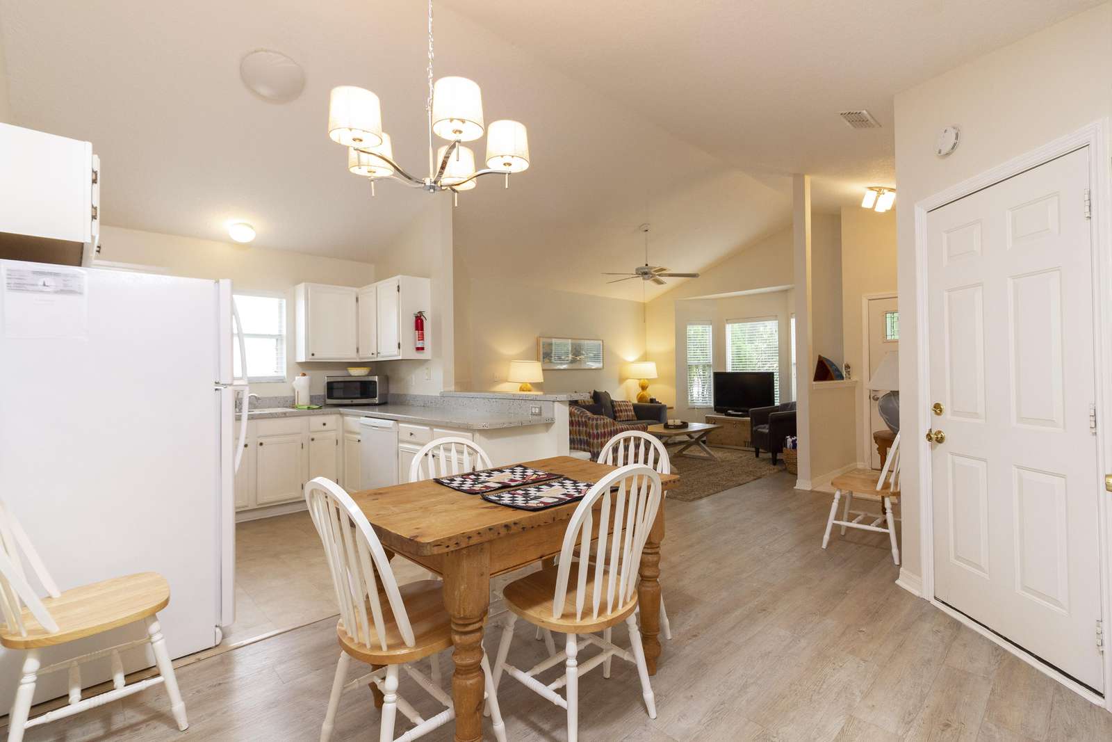Kitchen/Dining