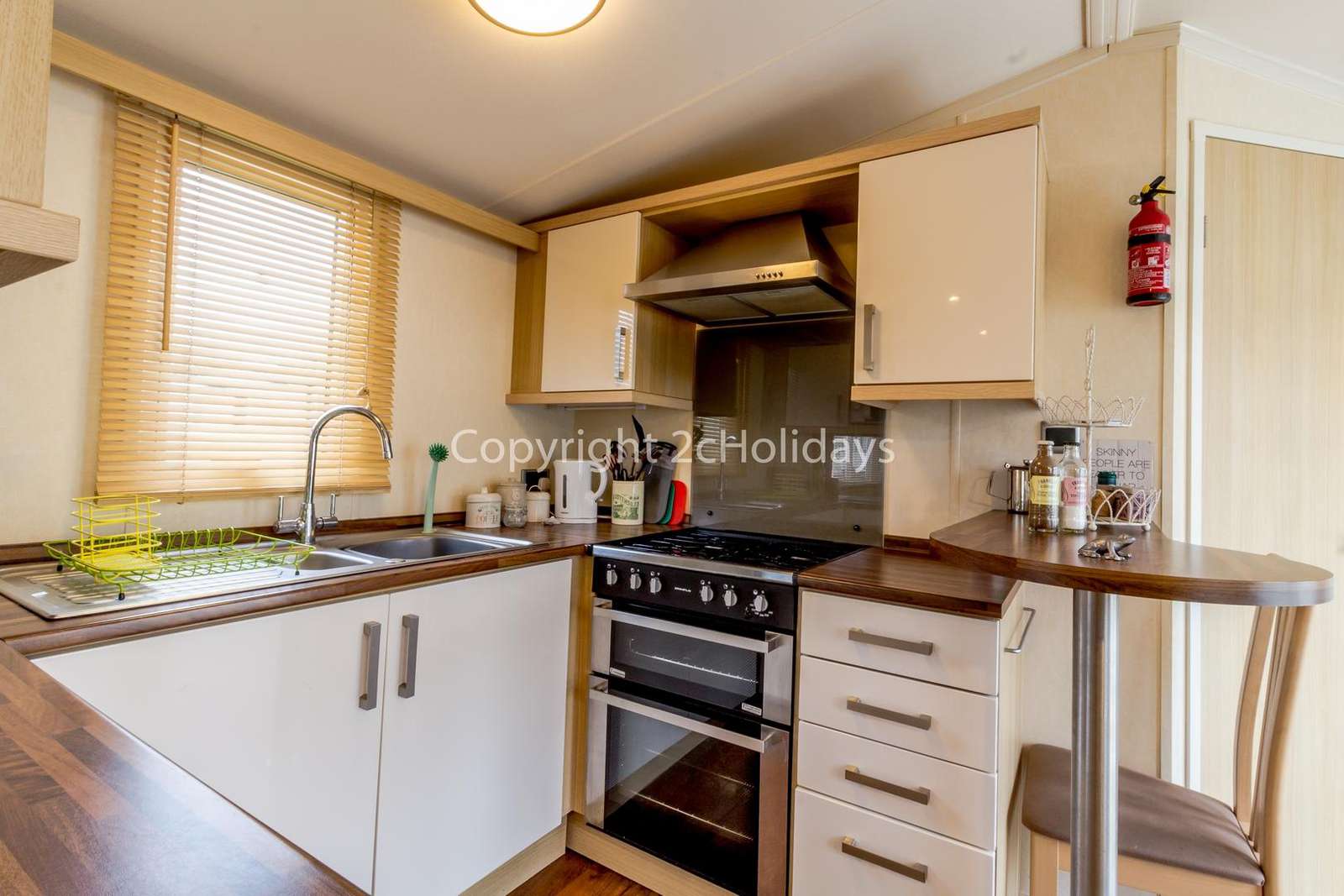 Fully equipped kitchen, perfect for self-catering holidays