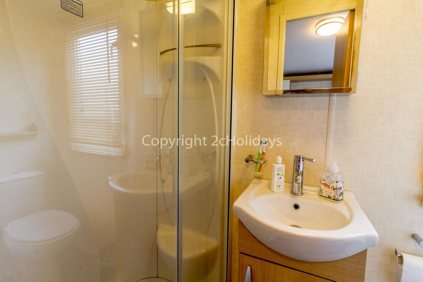Great en-suite shower room