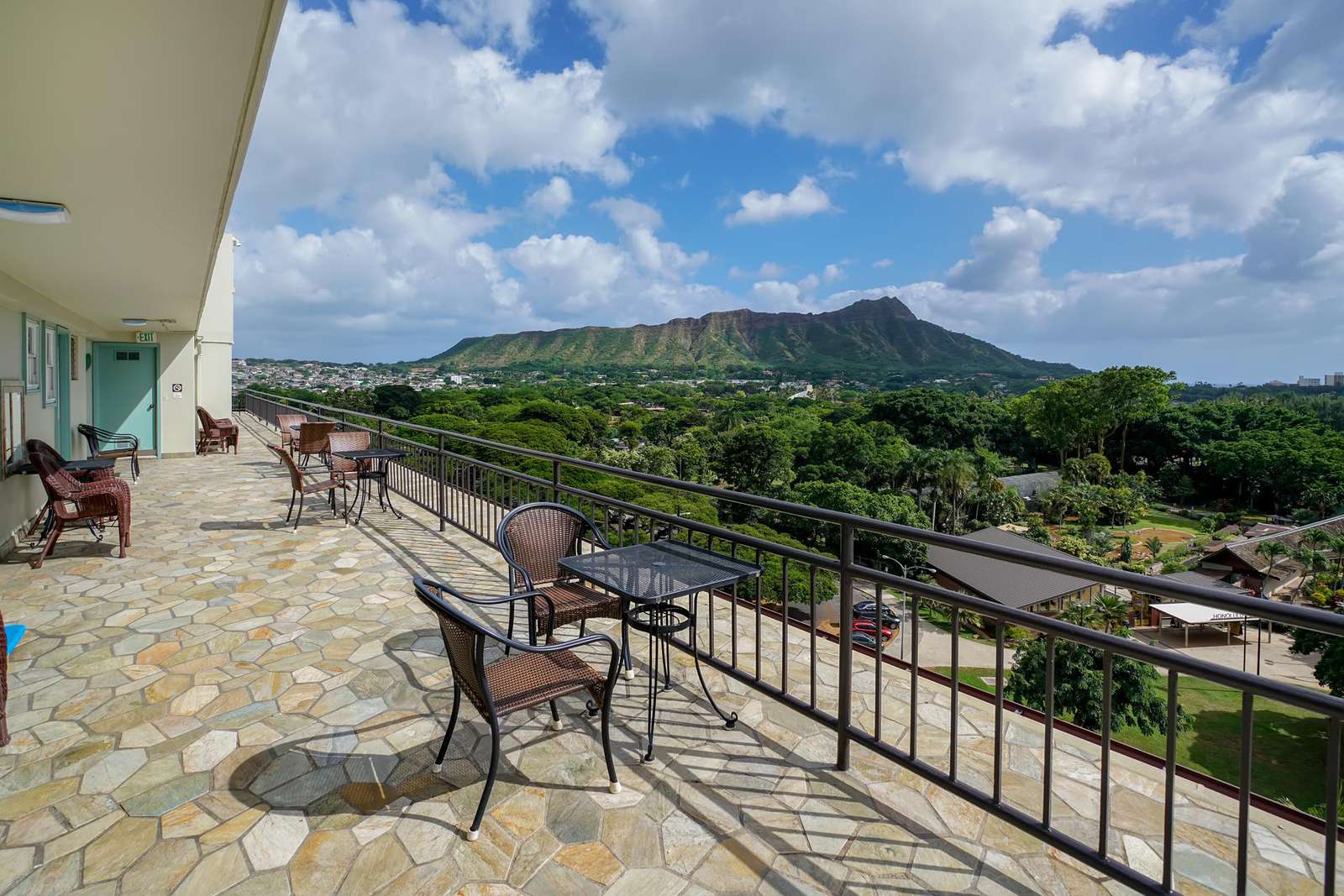 10th floor communal sundeck & Views!