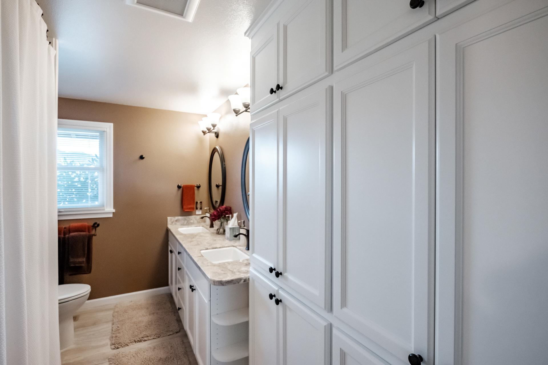 Bathroom storage for towels and guest items