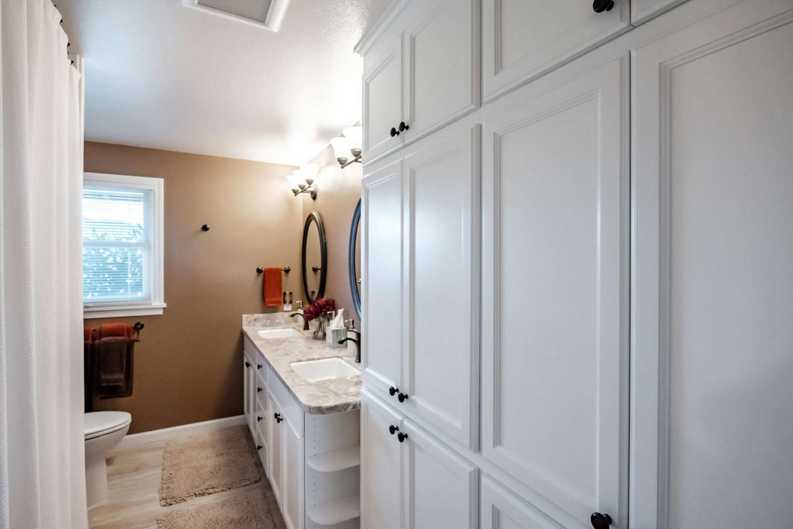 Bathroom storage for towels and guest items