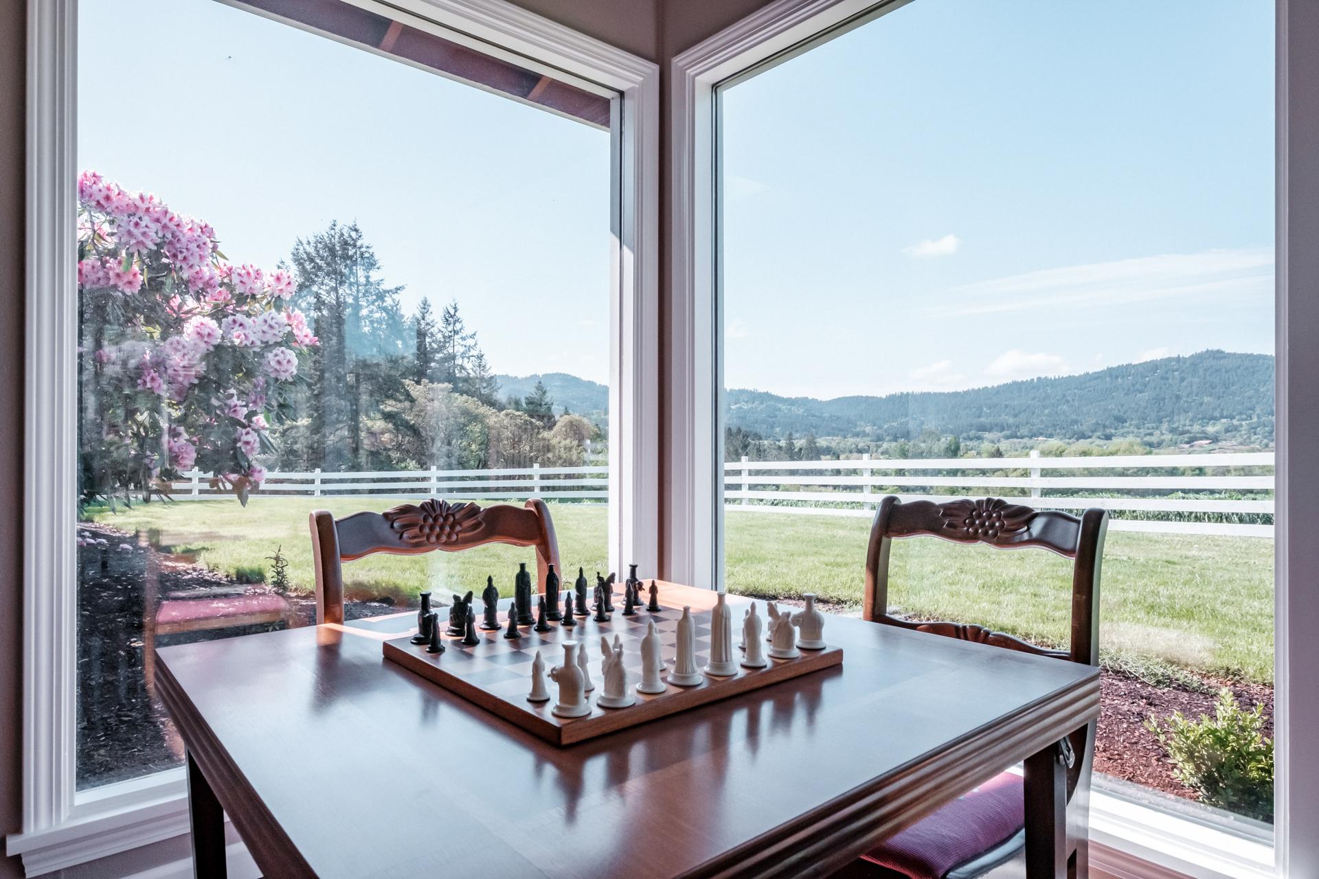 Play chess while enjoying the panoramic view of Vineyard Mountain