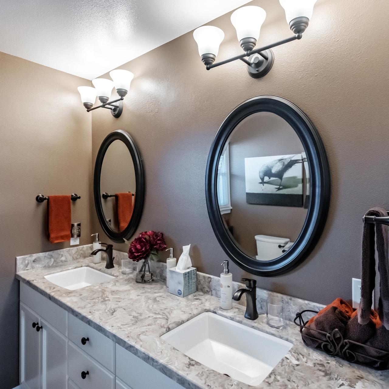 Spacious Hall Bathroom - Double sinks