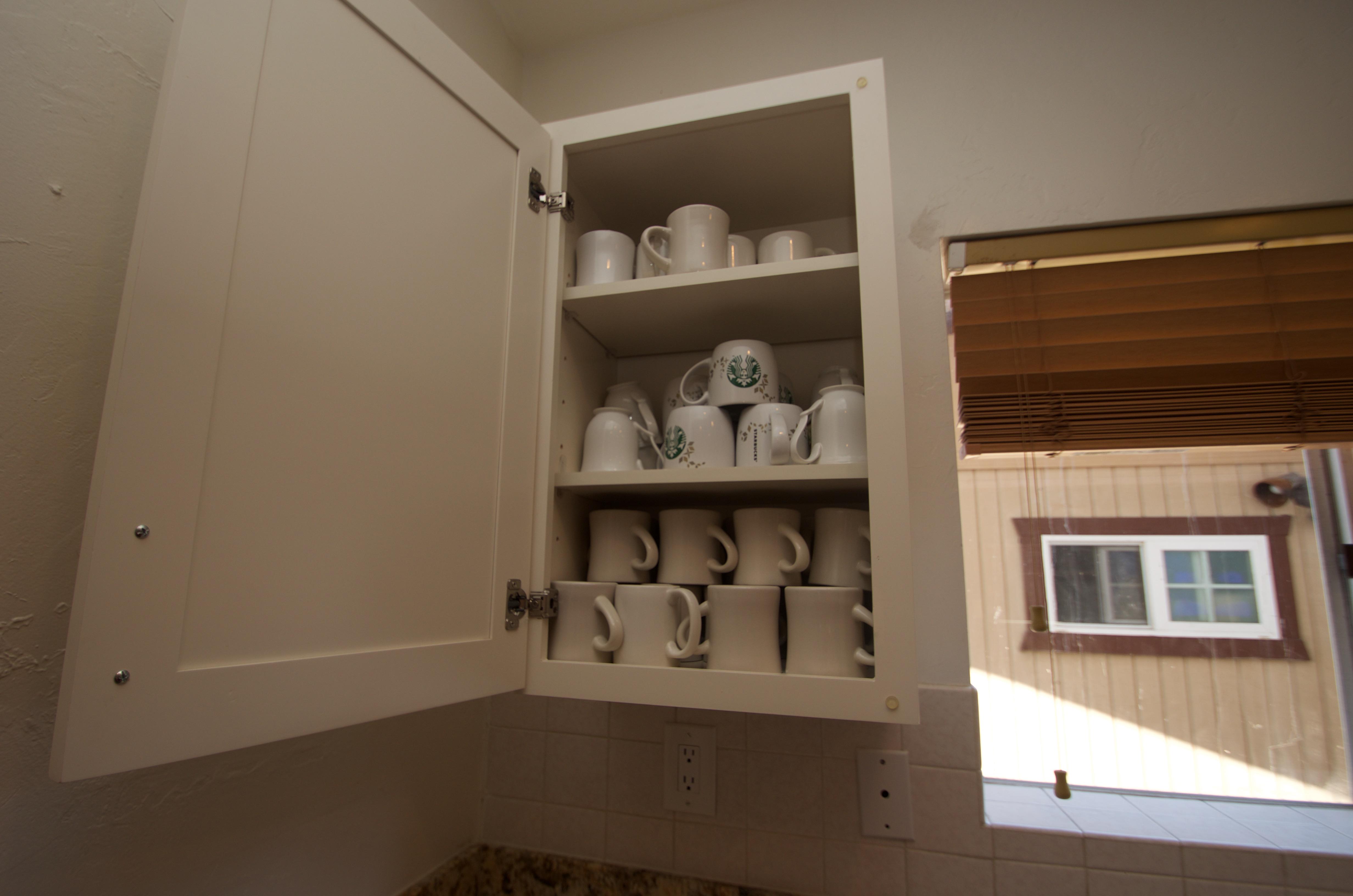 Lots of coffee mugs