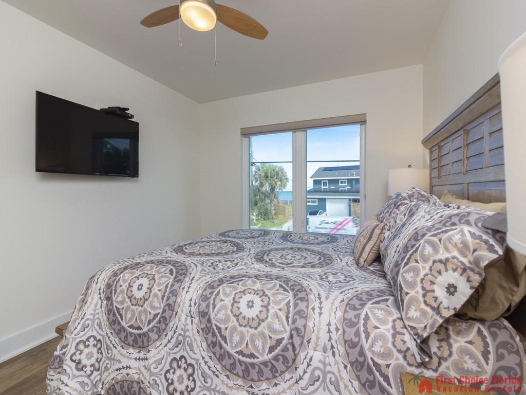 All Ashore North Guest Bed with TV