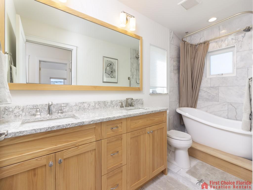 All Ashore North Bathroom with Mirror