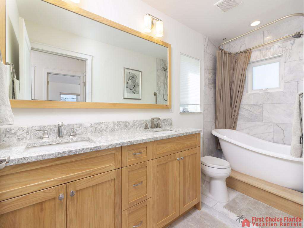 All Ashore North Bathroom with Mirror