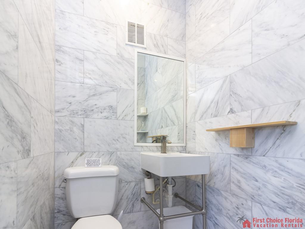 All Ashore North Bathroom