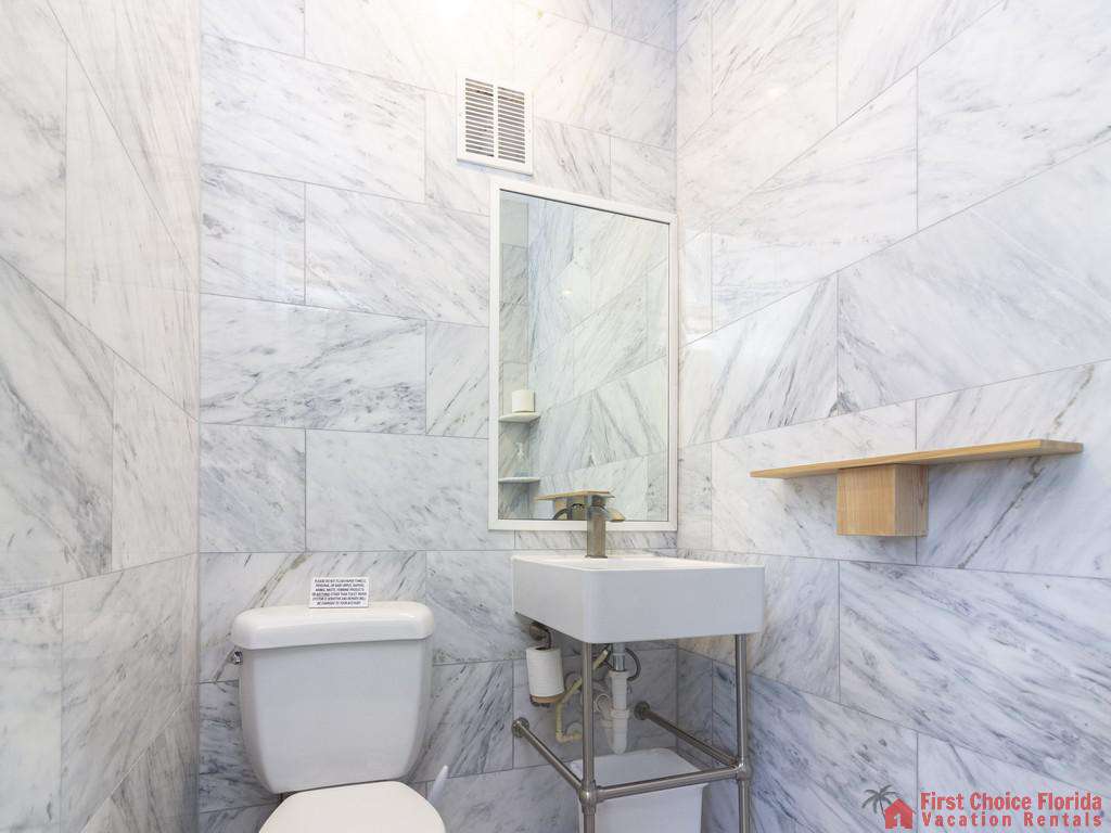 All Ashore North Bathroom