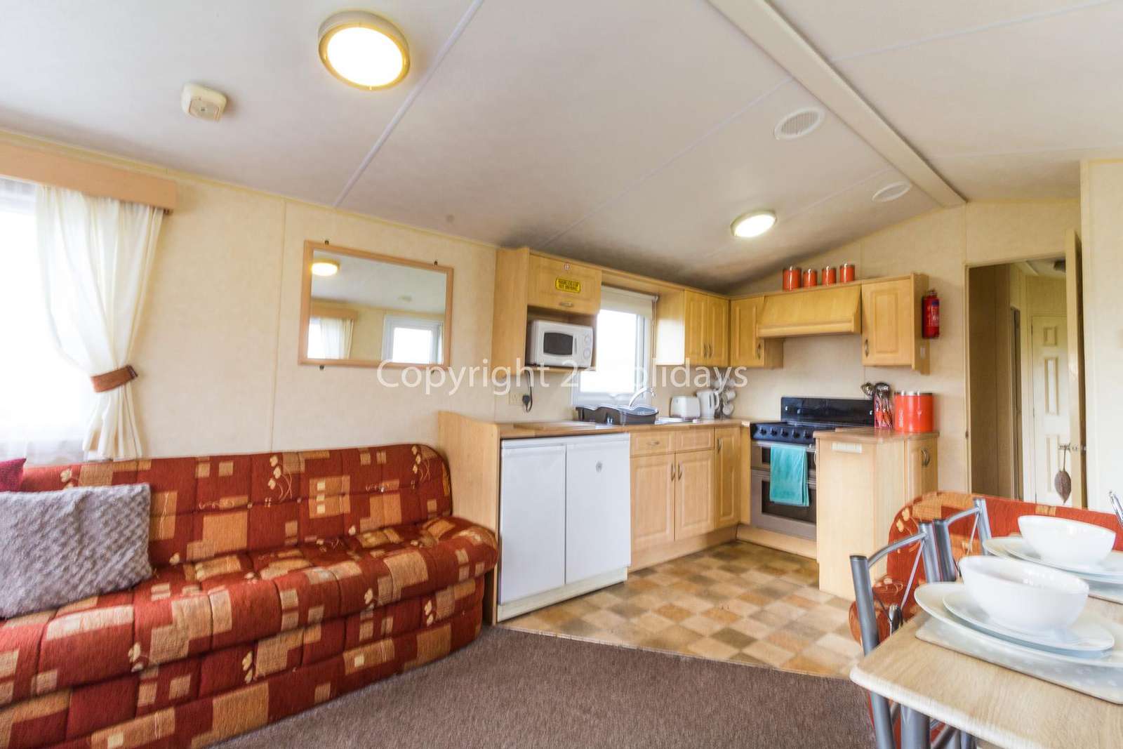 Spacious open plan kitchen diner, great for families!