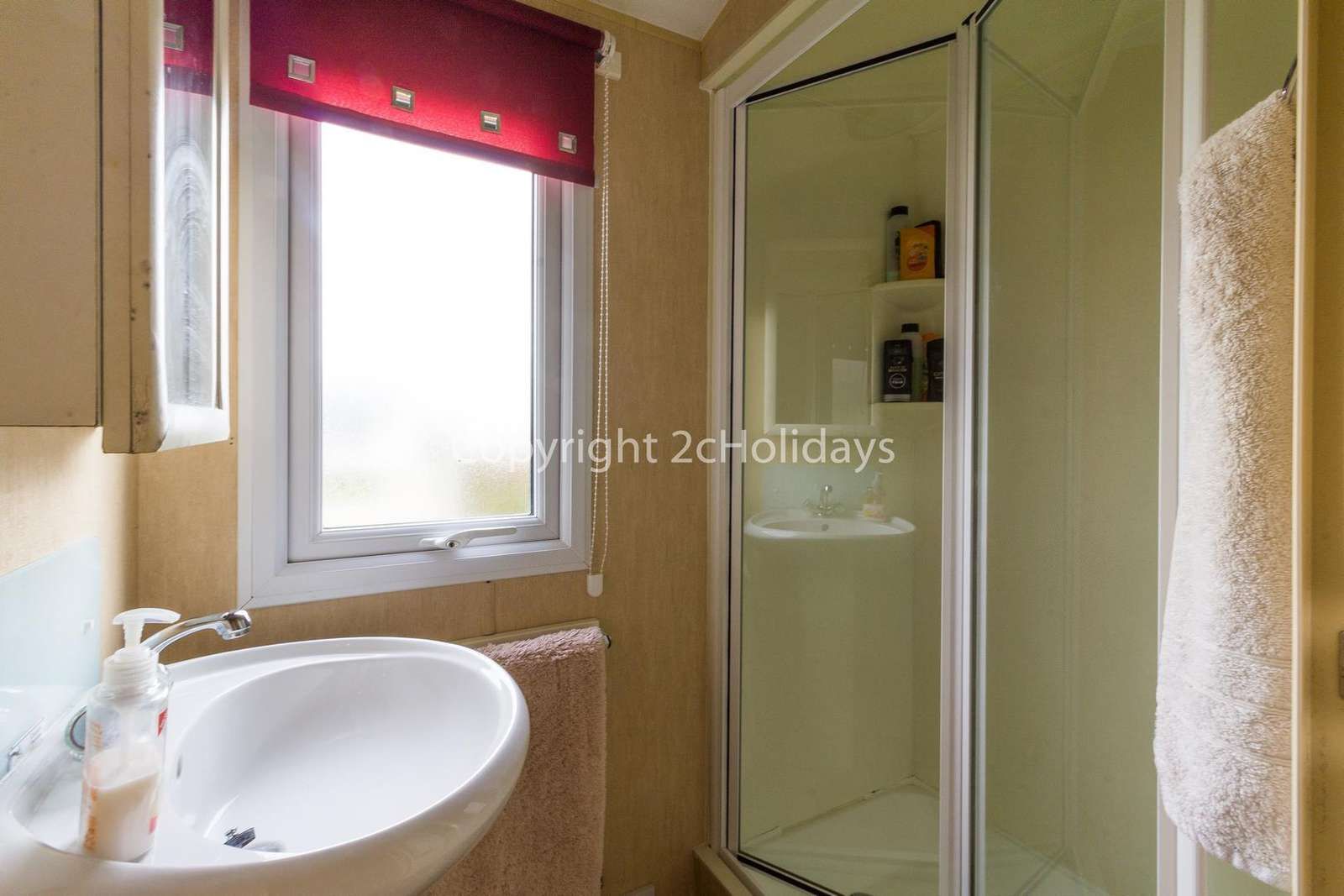 Great size family washroom!